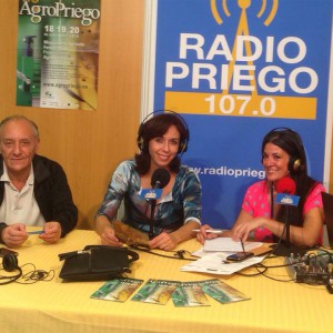 Agropriego - María Luisa Ceballos en el stand de Radio Priego