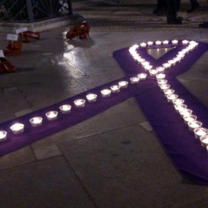 Acto contra violencia de género IU