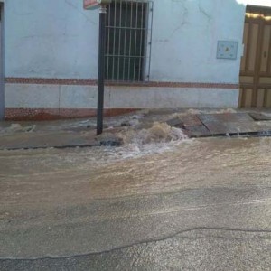 Rotura tubería en la Avenida de España