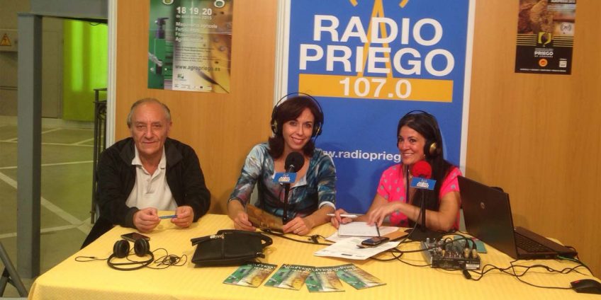 Agropriego - María Luisa Ceballos en el stand de Radio Priego